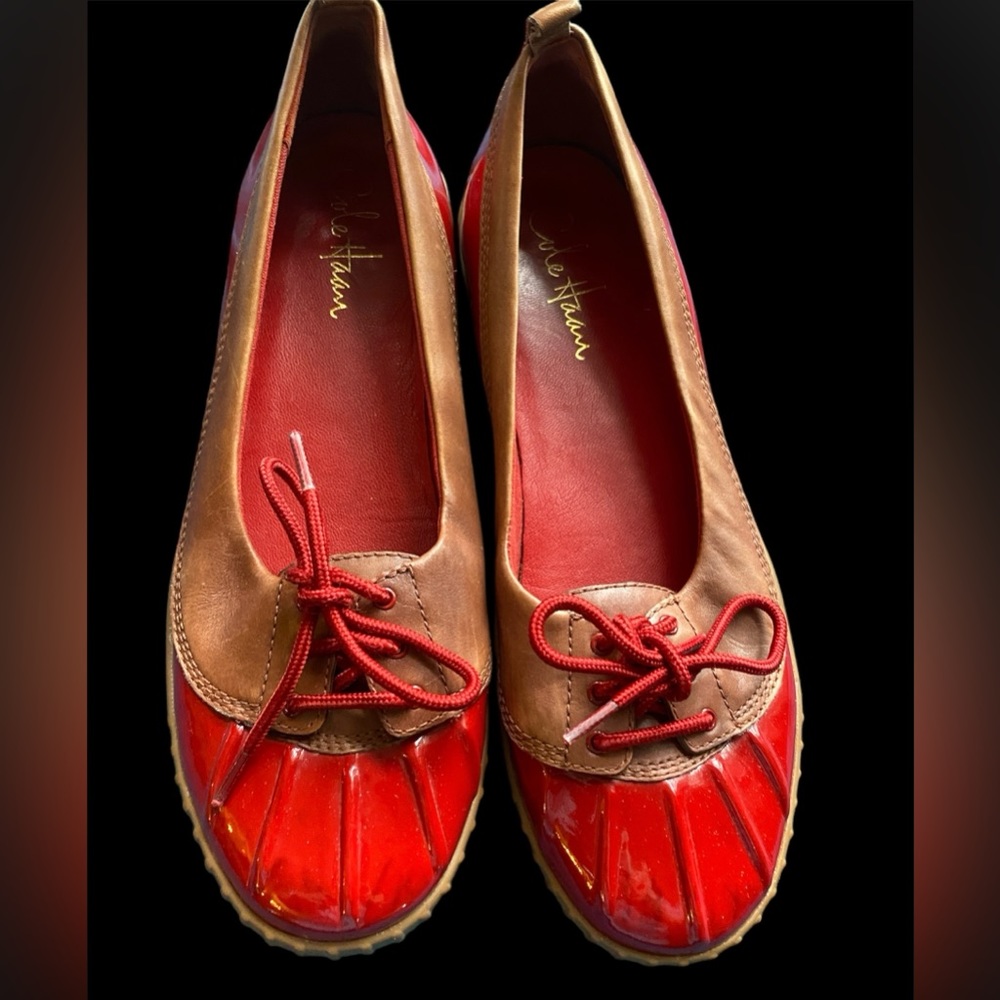 Cole Haan Nike Air red rubber shoe with tan leather accent. Size 9